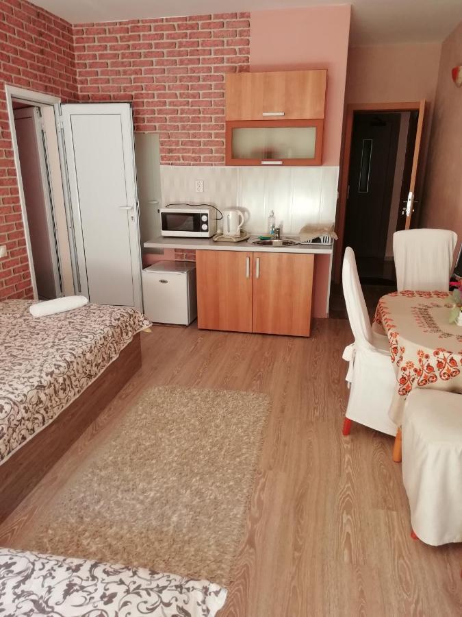 Art Guest House Orchidea Pomorie Exterior foto